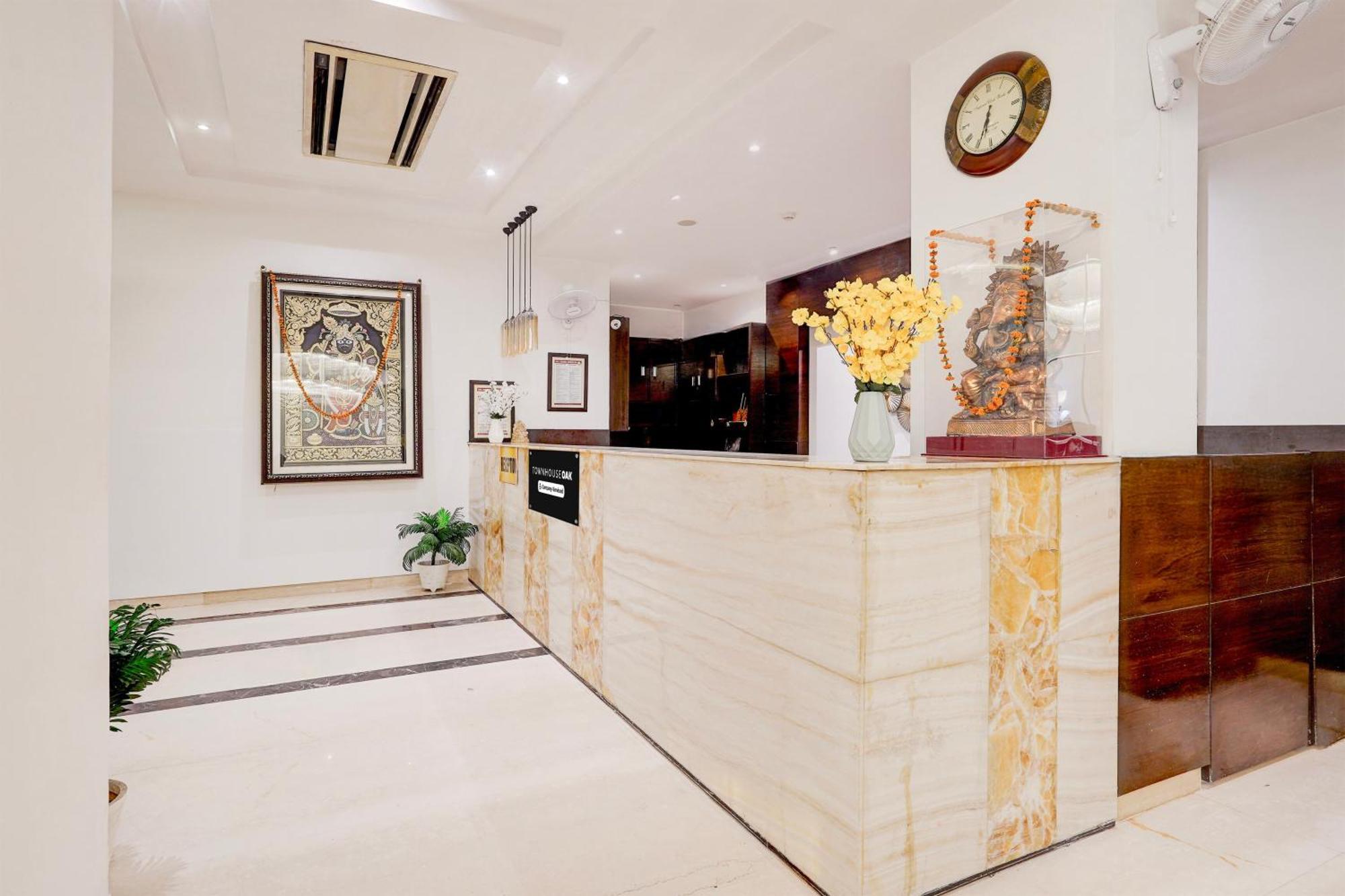 Townhouse Oak Agra Near Sultanganj Puliya Formerly Bb Grand Exterior photo