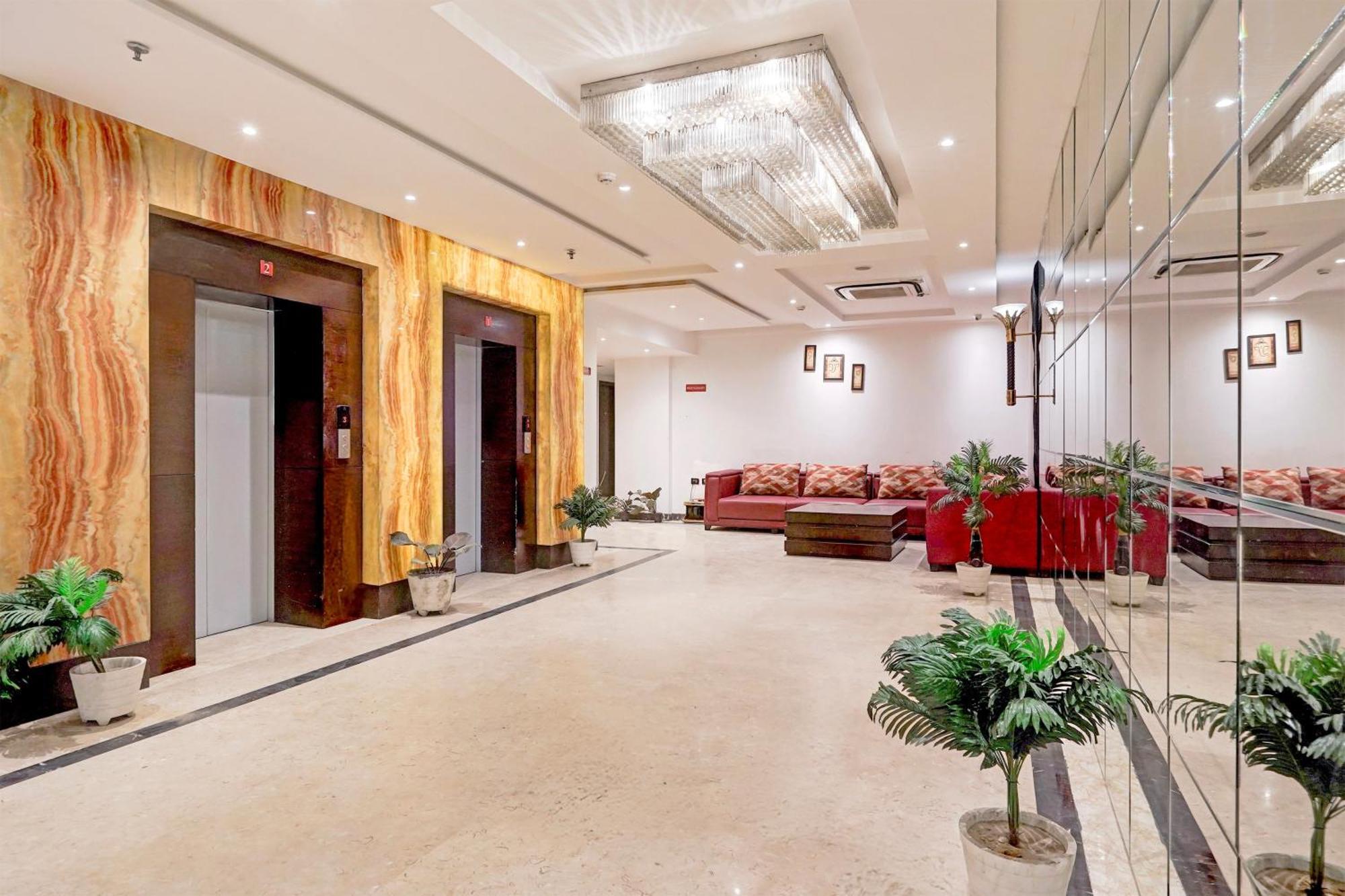 Townhouse Oak Agra Near Sultanganj Puliya Formerly Bb Grand Exterior photo